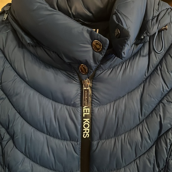 Michael Kors Blue lightweight puffer jacket XS 😊❤️ - Picture 2 of 9